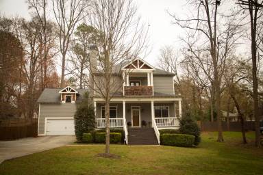 Main picture of 2118 Stockbridge Dr SE