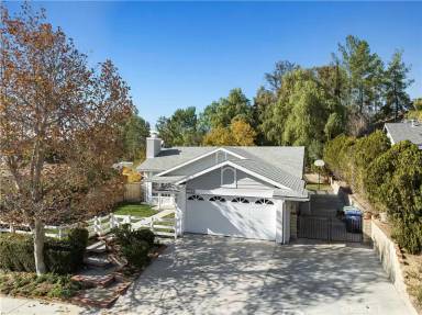 Main picture of 22347 Paragon Dr