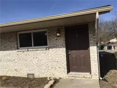 Main picture of 5 Sarpy Rd