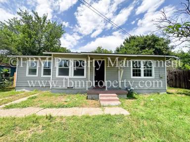 Main picture of 107 W Vinyard Rd