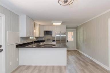 Main picture of 103 Hill St