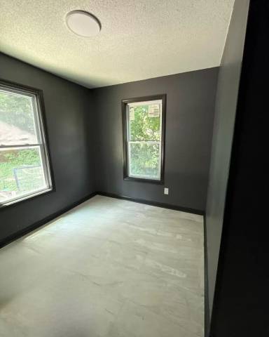 Main picture of 2543 Pershing Ave