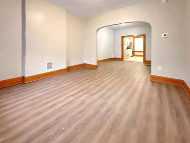 Main picture of 1832 E 28th St