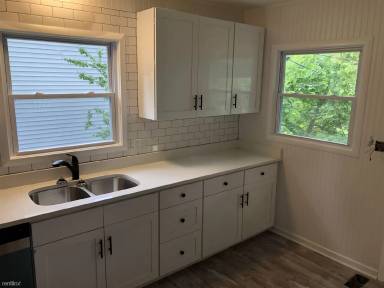 Main picture of 28285 W Oak St