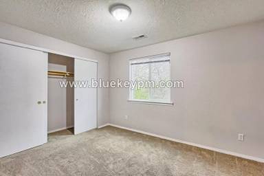 Main picture of 9728 SE Henry St