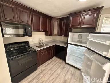 Main picture of 703 W 29th St