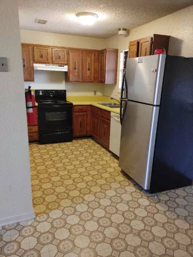 Main picture of 4909 S 6th St