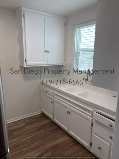 Main picture of 736 E Ave