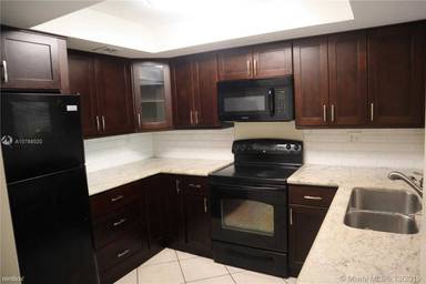 Main picture of KENLAND POINTE CONDO III