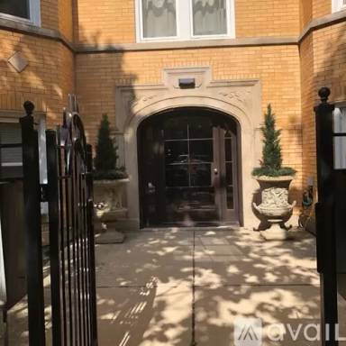Main picture of 2858 W Shakespeare Ave