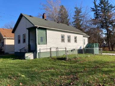 Main picture of 301 E Euclid Ave