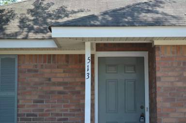 Main picture of 206 6th Ave