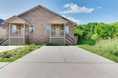 Main picture of 5405 Groveton St