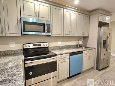 Main picture of 2216 Broadway Ave