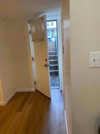 Main picture of 15 Colden Ave