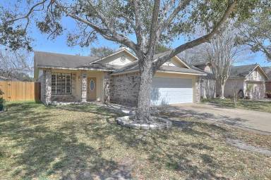 Main picture of 7126 Windbrook Ln