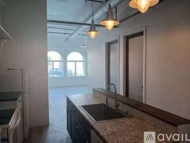 Main picture of 11 N School St