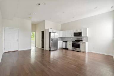 Main picture of 2133 W Master St