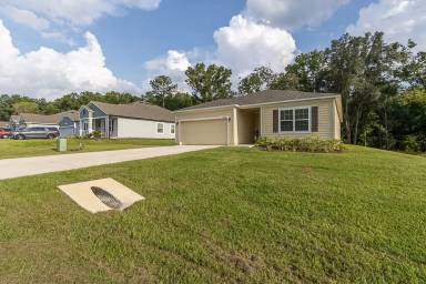 Main picture of 15451 NW 121st Pl