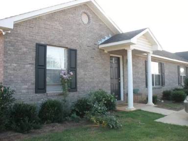 Main picture of 704 Meagan Ln