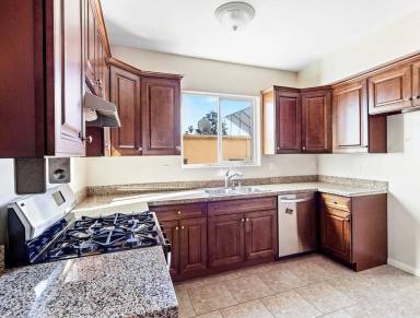 Main picture of 14161 Delano St