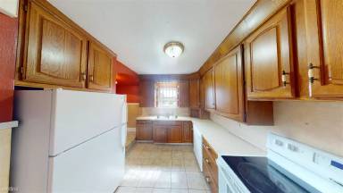 Main picture of 811 E Avenue B