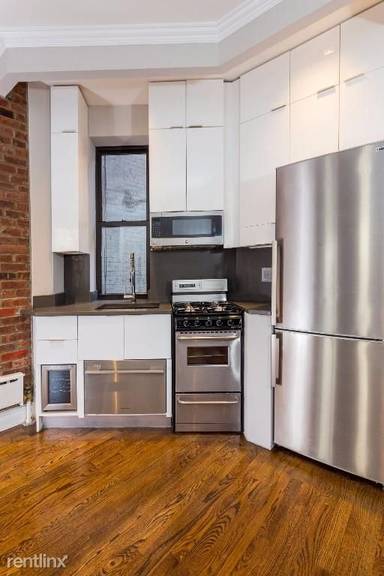 Main picture of 95 Perry St