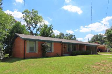 Main picture of 1711 E Faulkner St