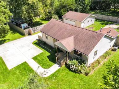 Main picture of 4980 Ainsley Ave