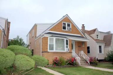Main picture of 3247 N Ozark Ave