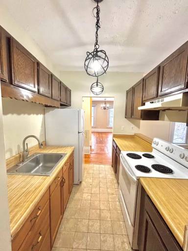 Main picture of 40 Hubbell Park