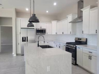 Main picture of 2052 E Via del Aqua Dr