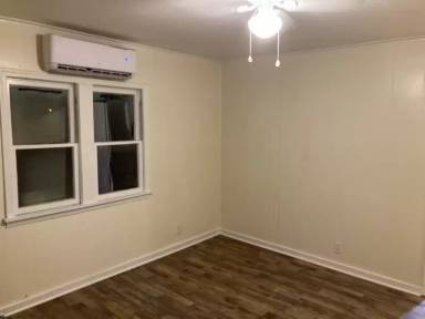Main picture of 1308 S Oak Ave