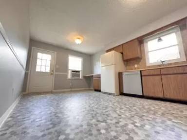 Main picture of 121 Fonda Ln