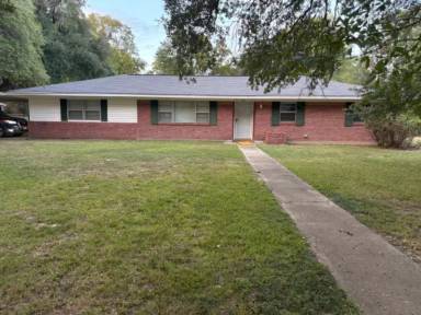 Main picture of 122 Thomas Dr