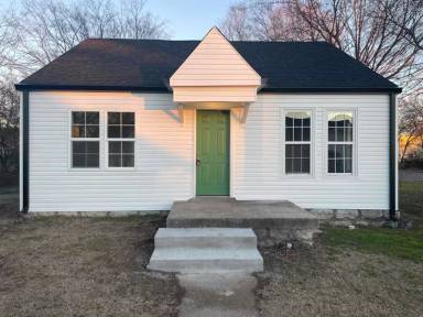 Main picture of 317 N Maple St