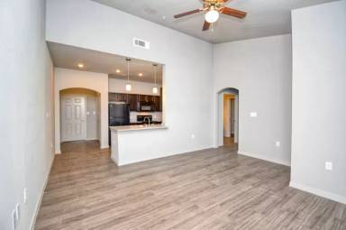 Main picture of 601 Pecan Ave