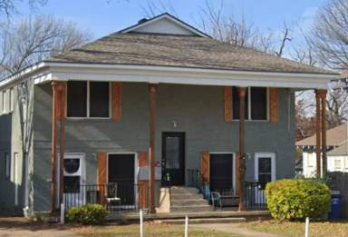 Main picture of 1121 1/2 N Bishop Ave