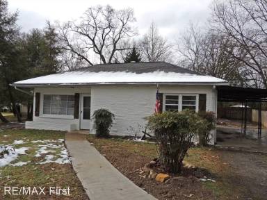 Main picture of 266 Pinecrest Cir