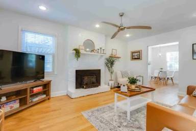 Main picture of 2015 Stanford Dr SW