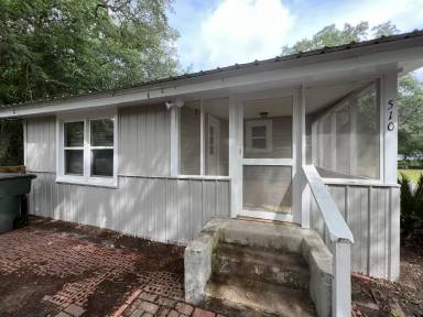 Main picture of 510 Rochelle Ln
