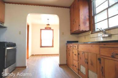 Main picture of 548 Leland Ave