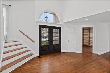 Main picture of 745 Iris Ct