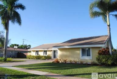 Main picture of 16780 Harbor Ct