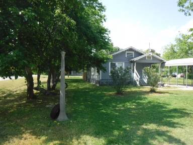 Main picture of 730 Eleanor St