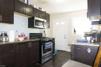 Main picture of 50 Linwood St
