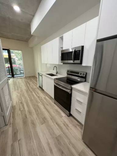 Main picture of 40 Southwest St