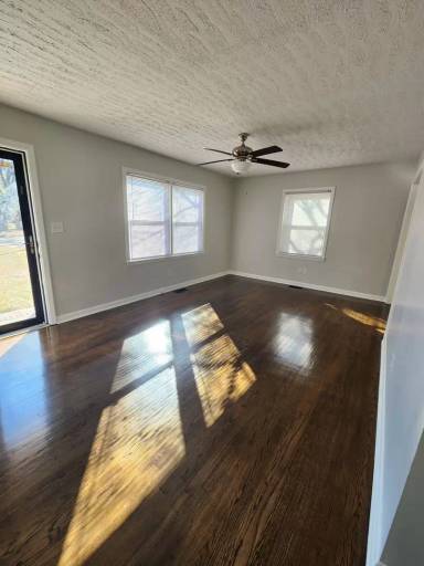 Main picture of 3251 Shamrock Dr