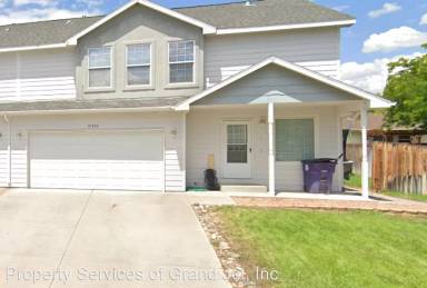 Main picture of 3132 1/2 Shamrock Dr