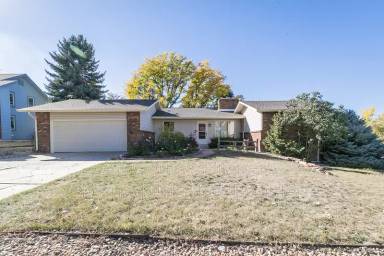 Main picture of 3118 Lakeview Cir